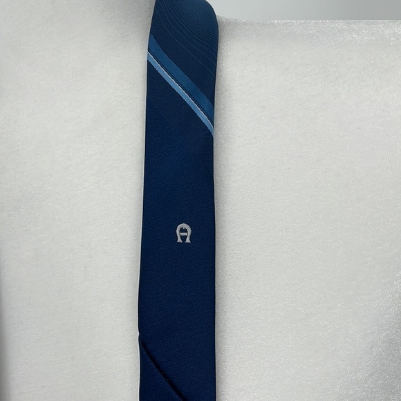 Vintage Etienne Aigner Embroidered Tie Blue - Picture 5 of 10